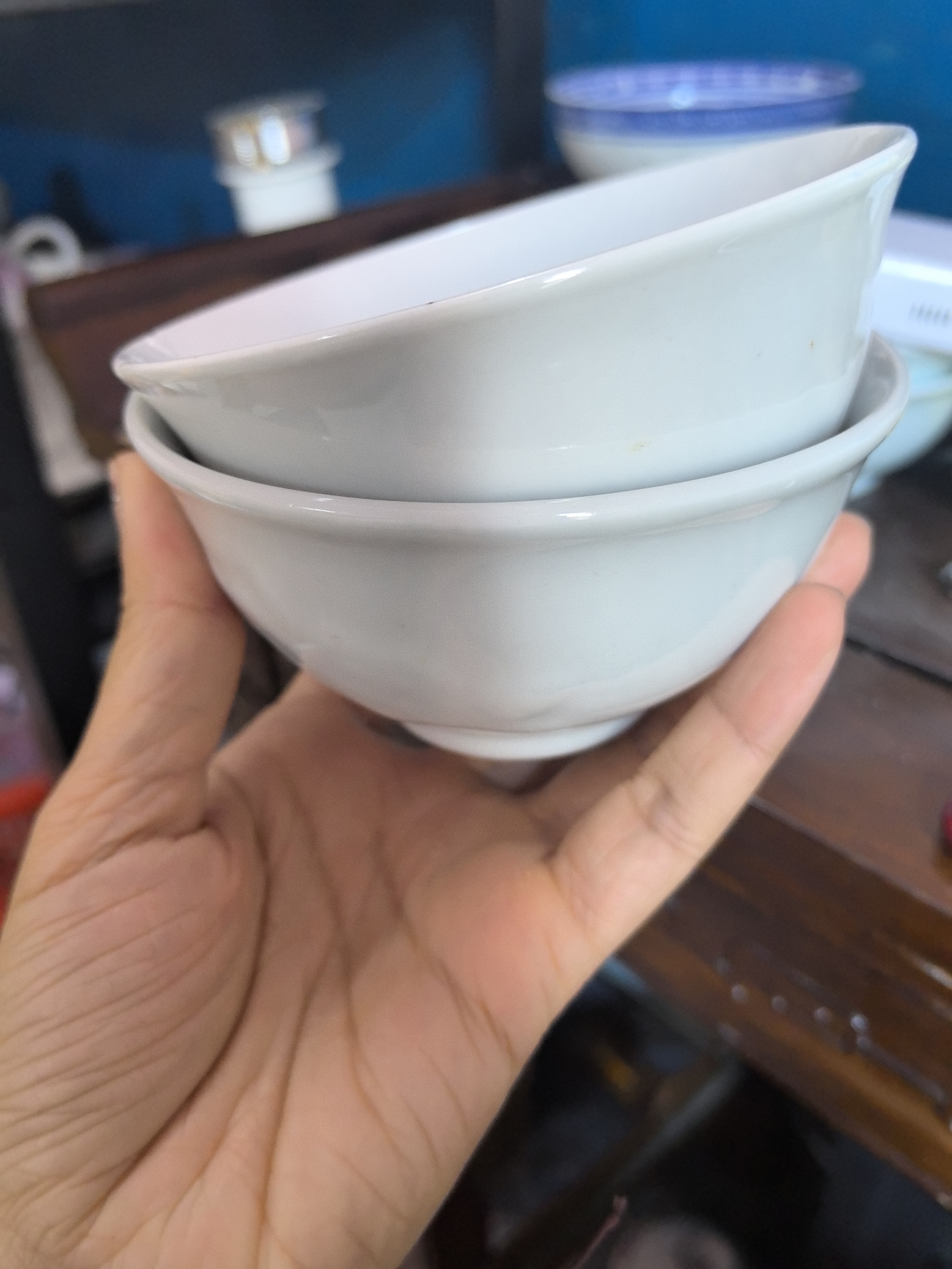 景德镇纯白暗刻4.5寸碗拍一发二