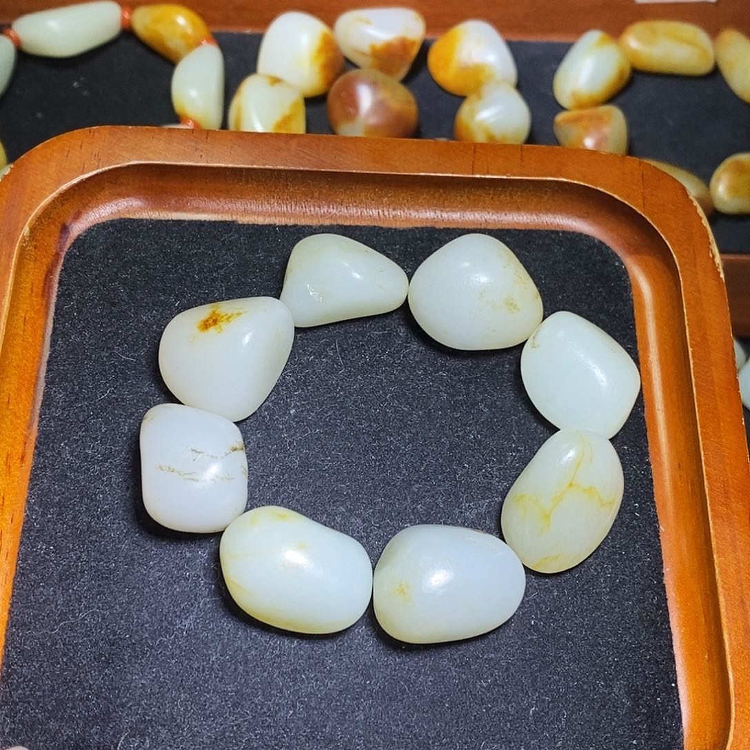 和田玉未镶嵌手链