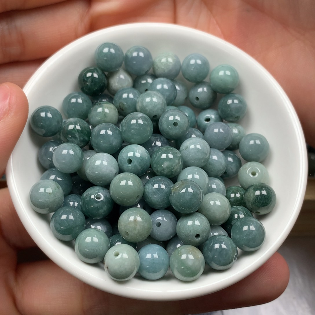 翡翠颈饰未镶嵌卡8。100颗。