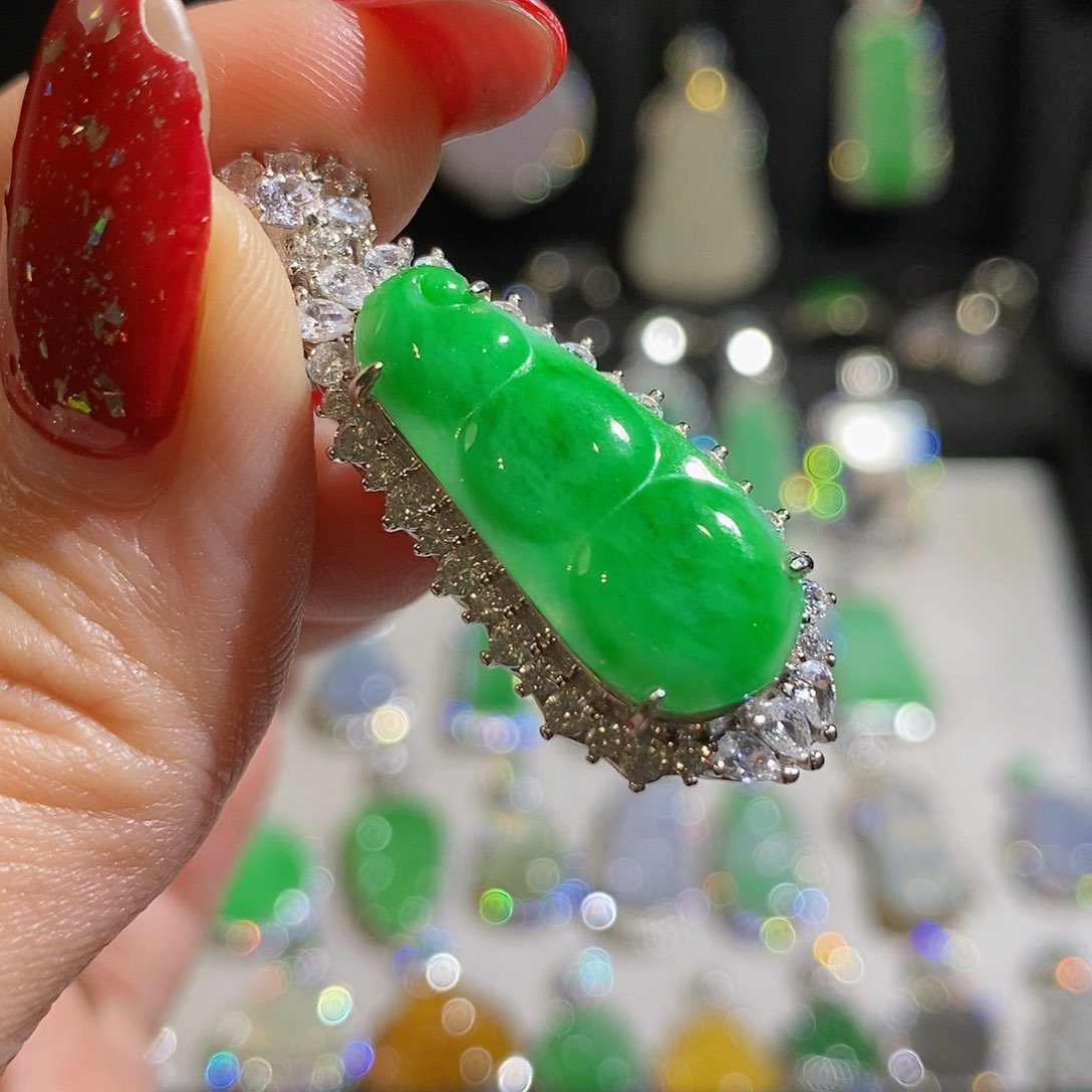 翡翠颈饰银S925镶嵌天然翡翠