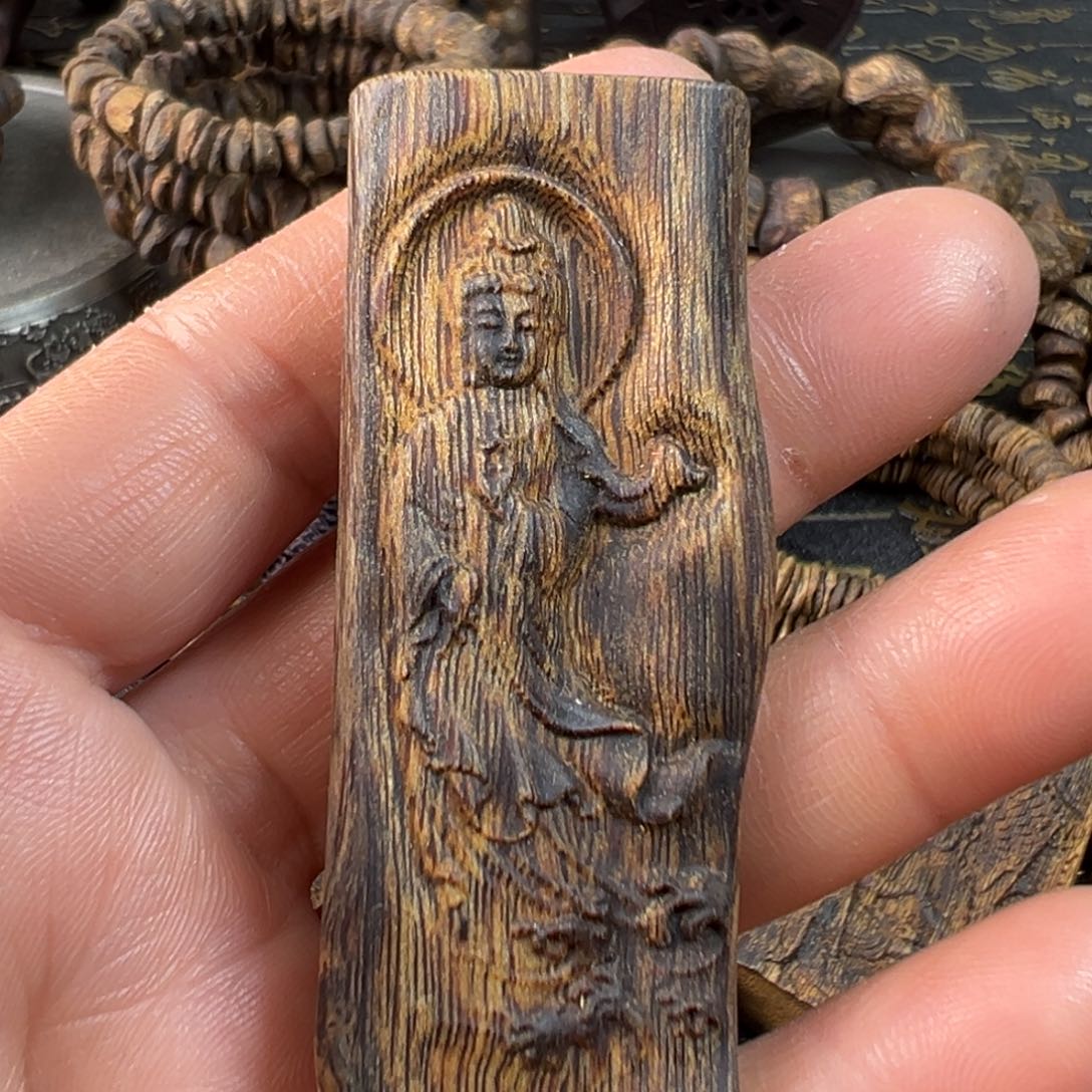 沉香吊坠享****安奇楠吊坠