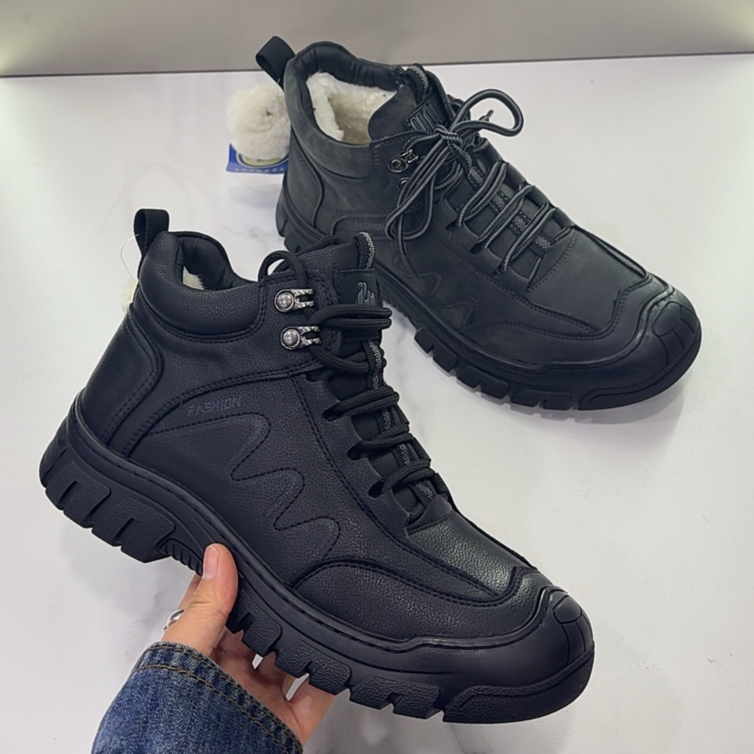 85203纽扣款广州男士户外休闲运动鞋