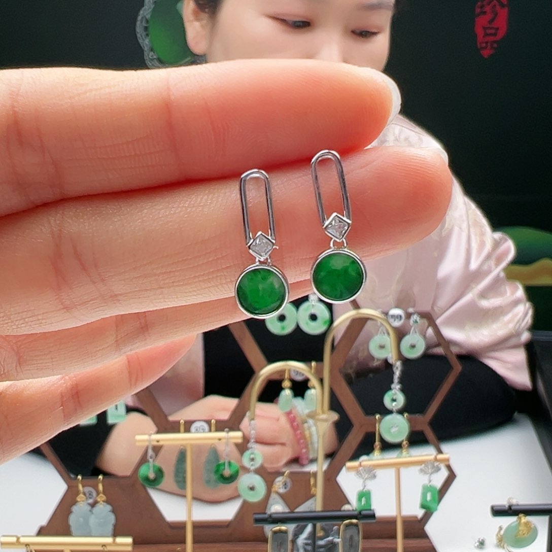 翡翠耳饰银S925镶嵌天然翡翠