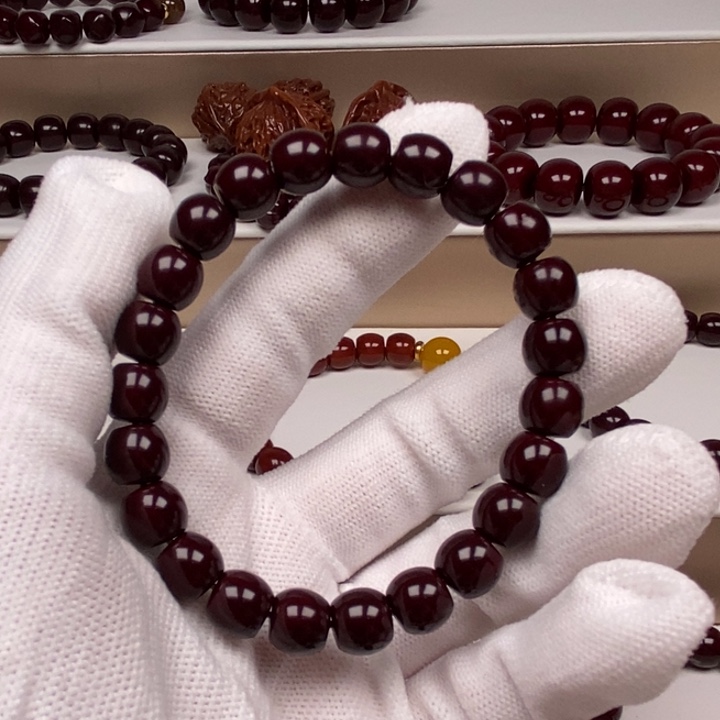 核桃把件安****心猴头雕刻