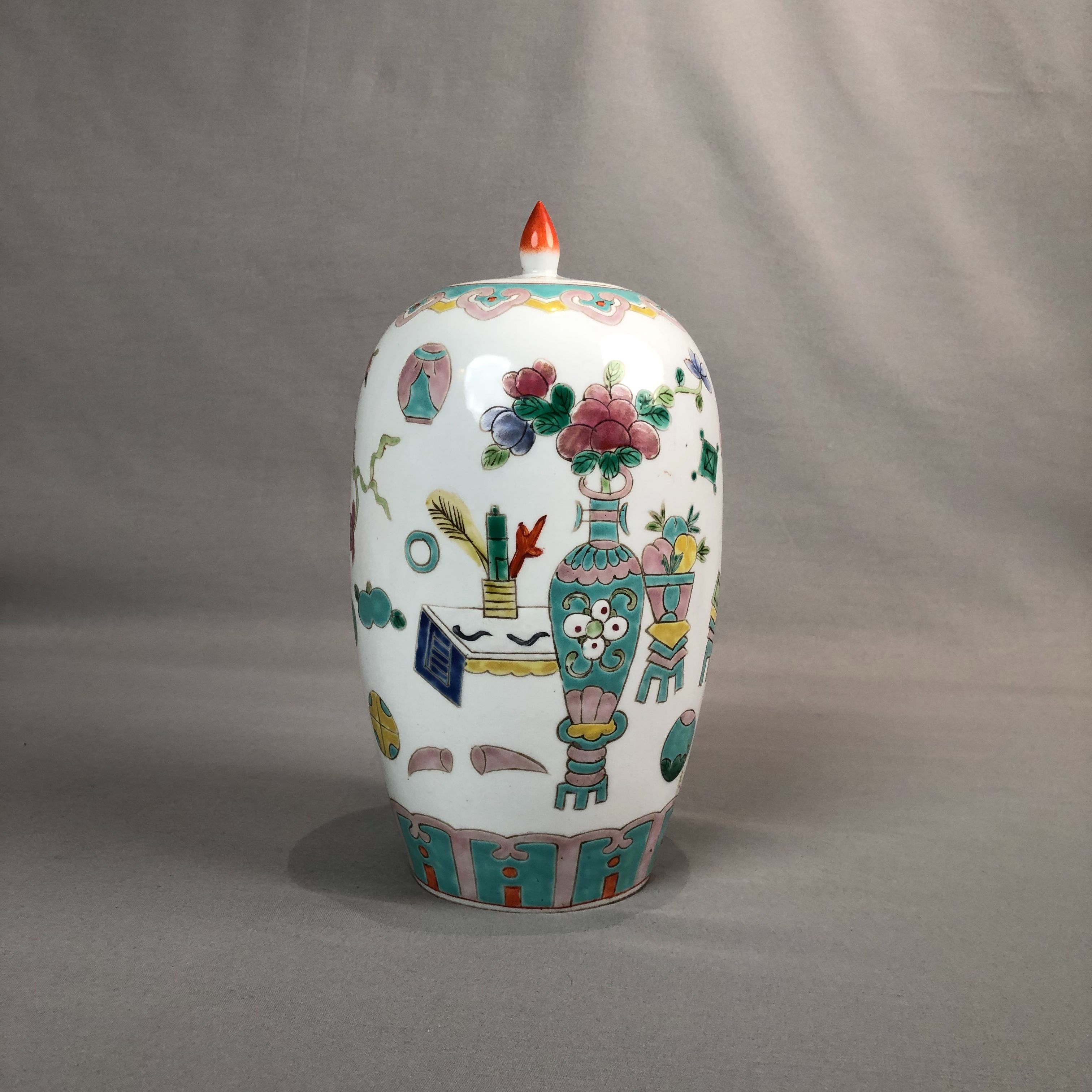 粉彩博古花卉纹冬瓜罐B2-133