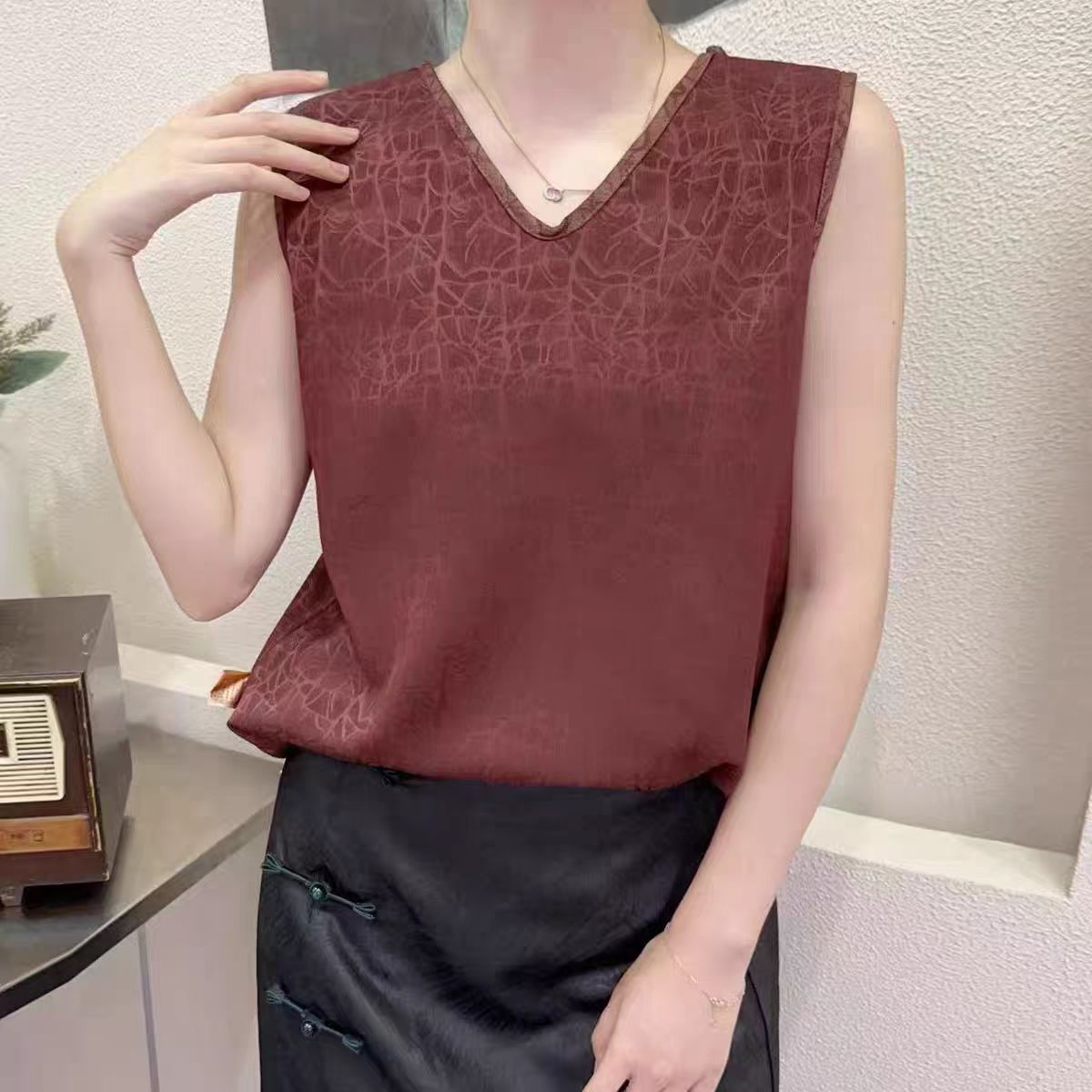 2025新款中老年夏季薄款无袖显瘦背心打底上衣L49