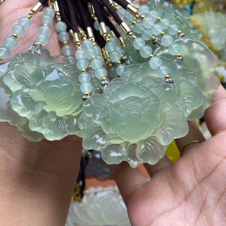 蛇纹石玉未镶嵌吊坠