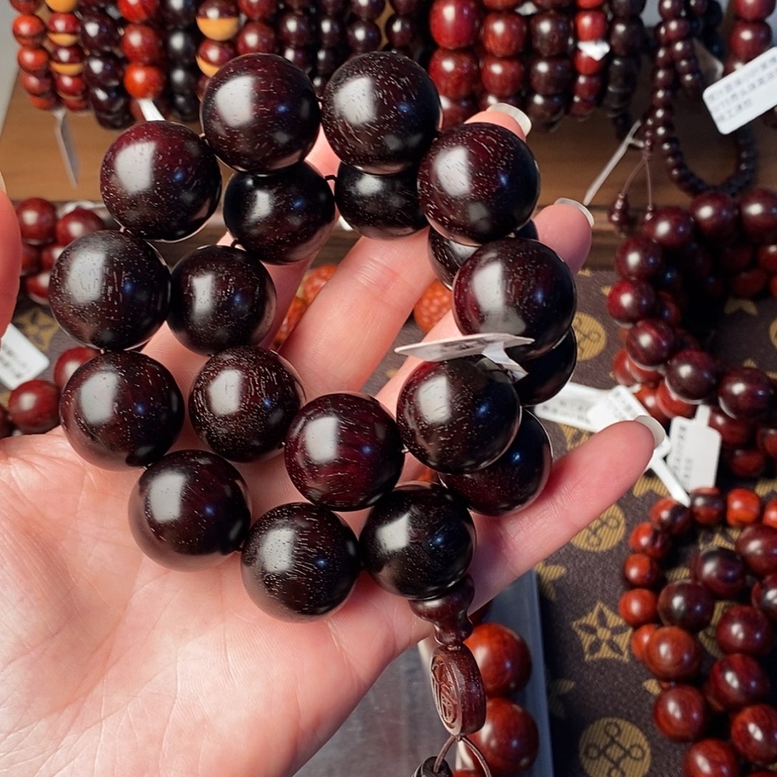 撒***儿小叶紫檀手串/手链瑕疵珠：原汁原味小叶紫檀2.0/19颗手持