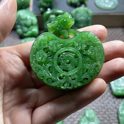 【闪购商品】颈饰未镶嵌和田玉五****园