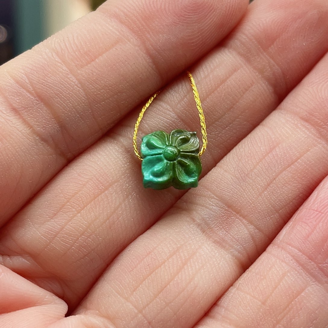 绿松石颈饰未镶嵌