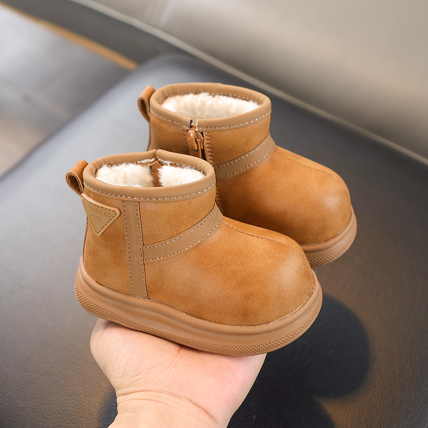 卡皮巴拉宝宝雪地靴复古百搭儿童加绒短靴防滑软底婴儿学步鞋棉鞋