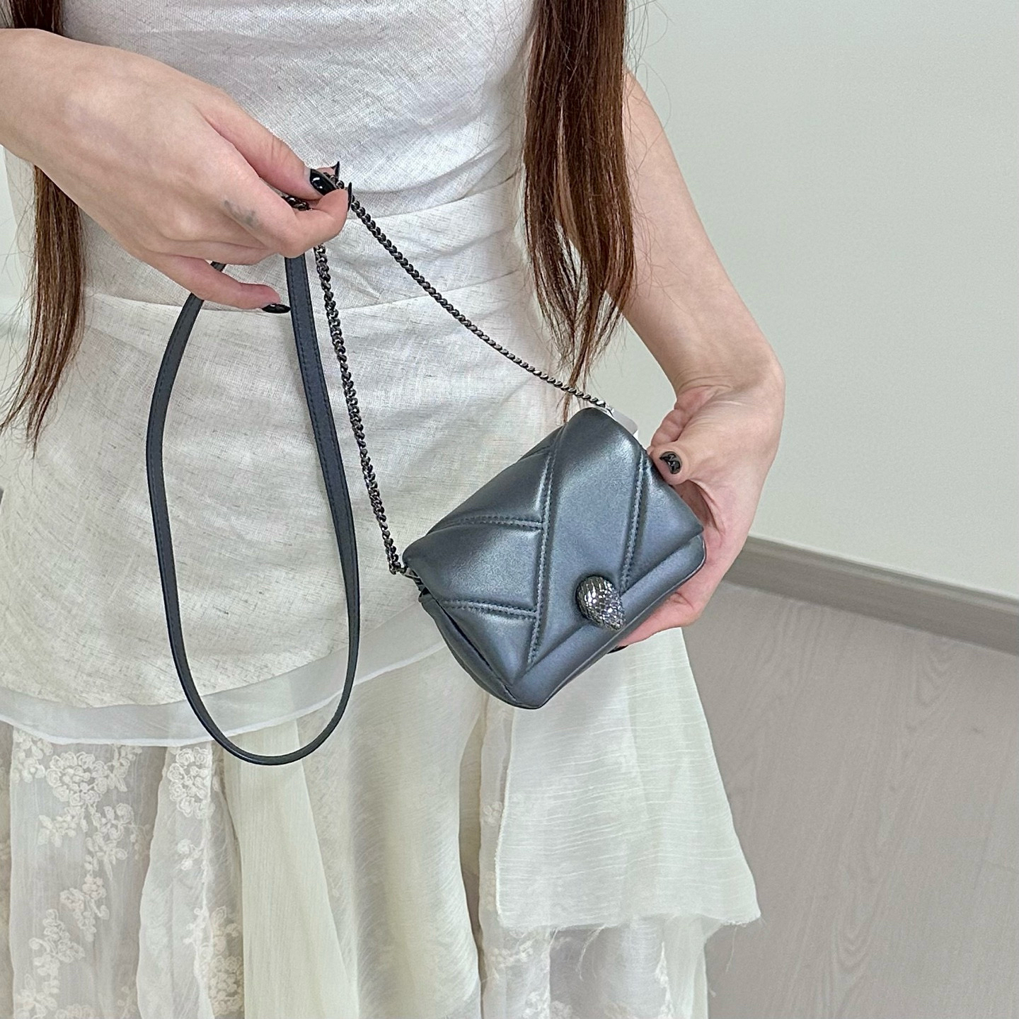 95新 BVLGARI/宝格丽 宝格丽枪色珠光会斜挎包K