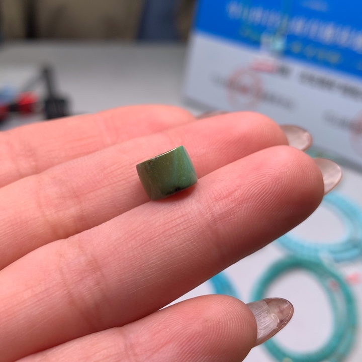 绿松石配饰未镶嵌