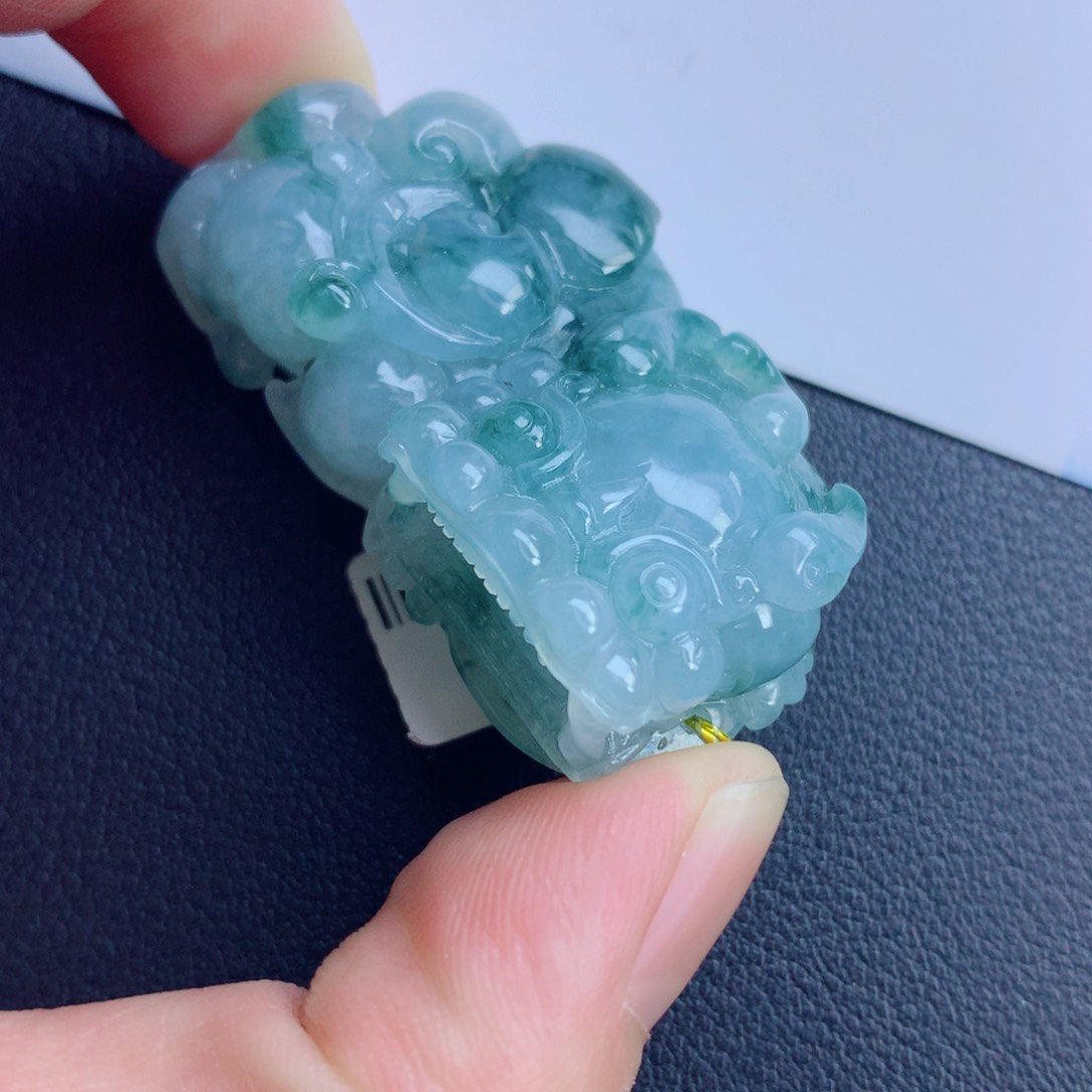 翡翠未镶嵌颈饰霸王龙貔貅