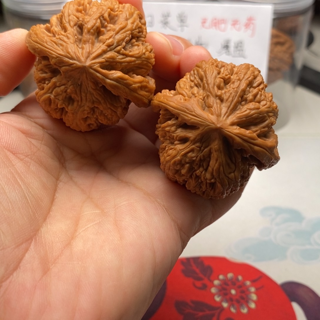 文玩核桃吊坠43粗筋有修