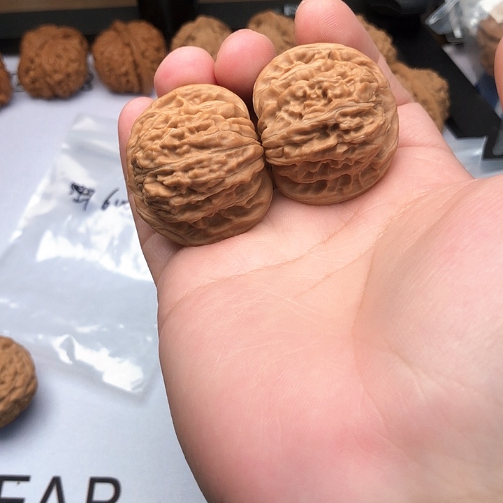 文玩核桃吊坠38全品34年汉高楼