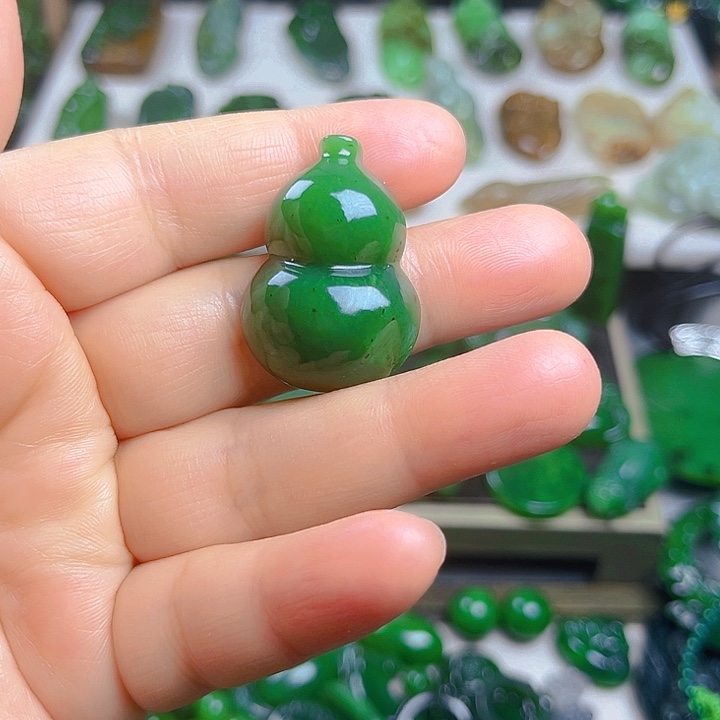 颈饰未镶嵌和田玉（糖玉）情