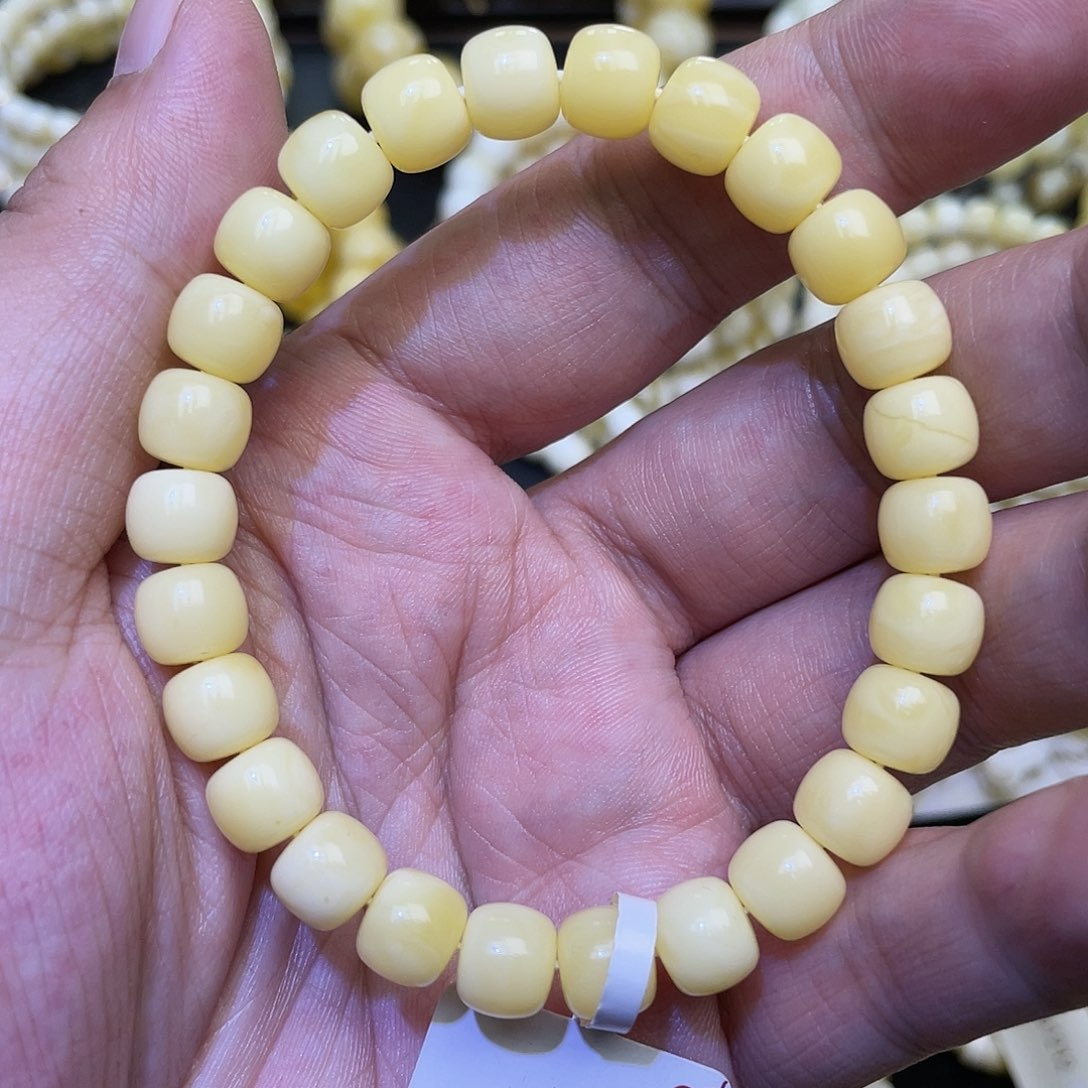 蜜蜡手串未镶嵌特浓白纯蜡几乎无纹8.6mm