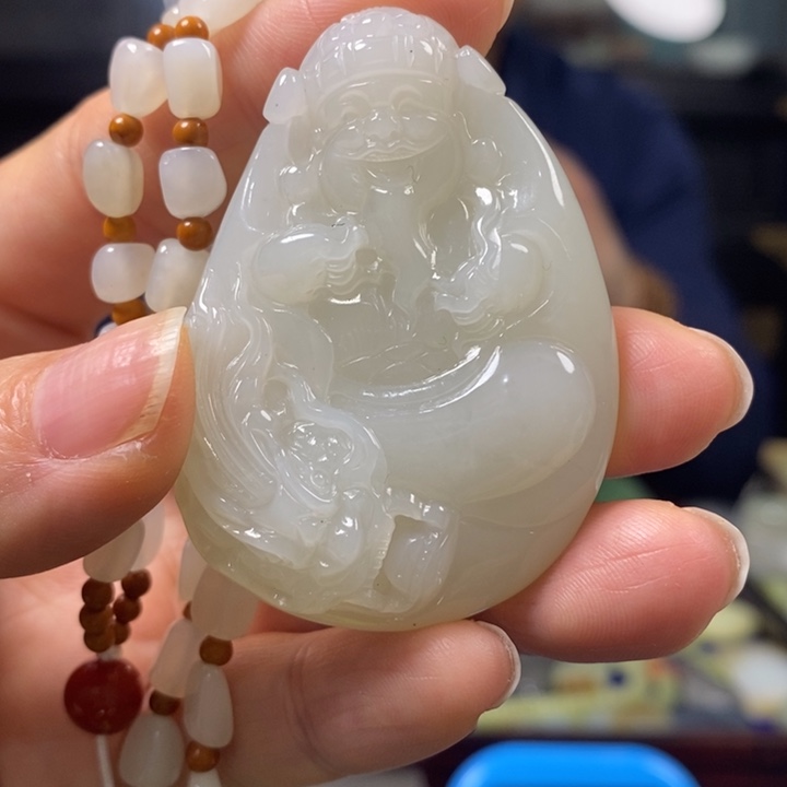 和田玉挂件未镶嵌陈***?