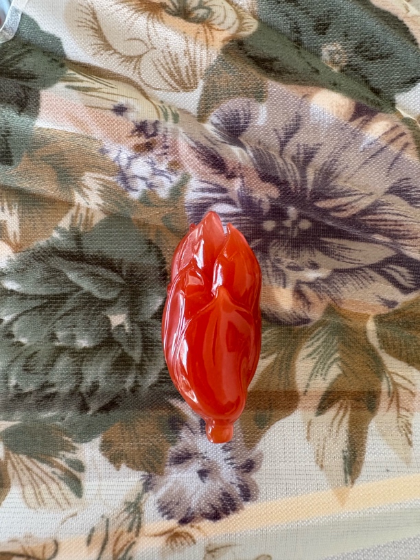 原矿樱桃红南红玉兰花吊坠