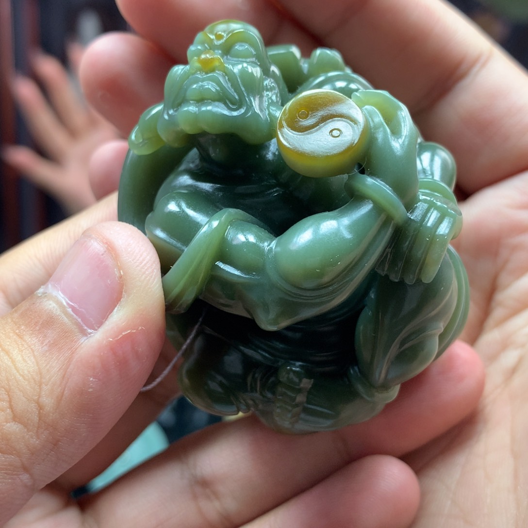 和田玉未镶嵌把件