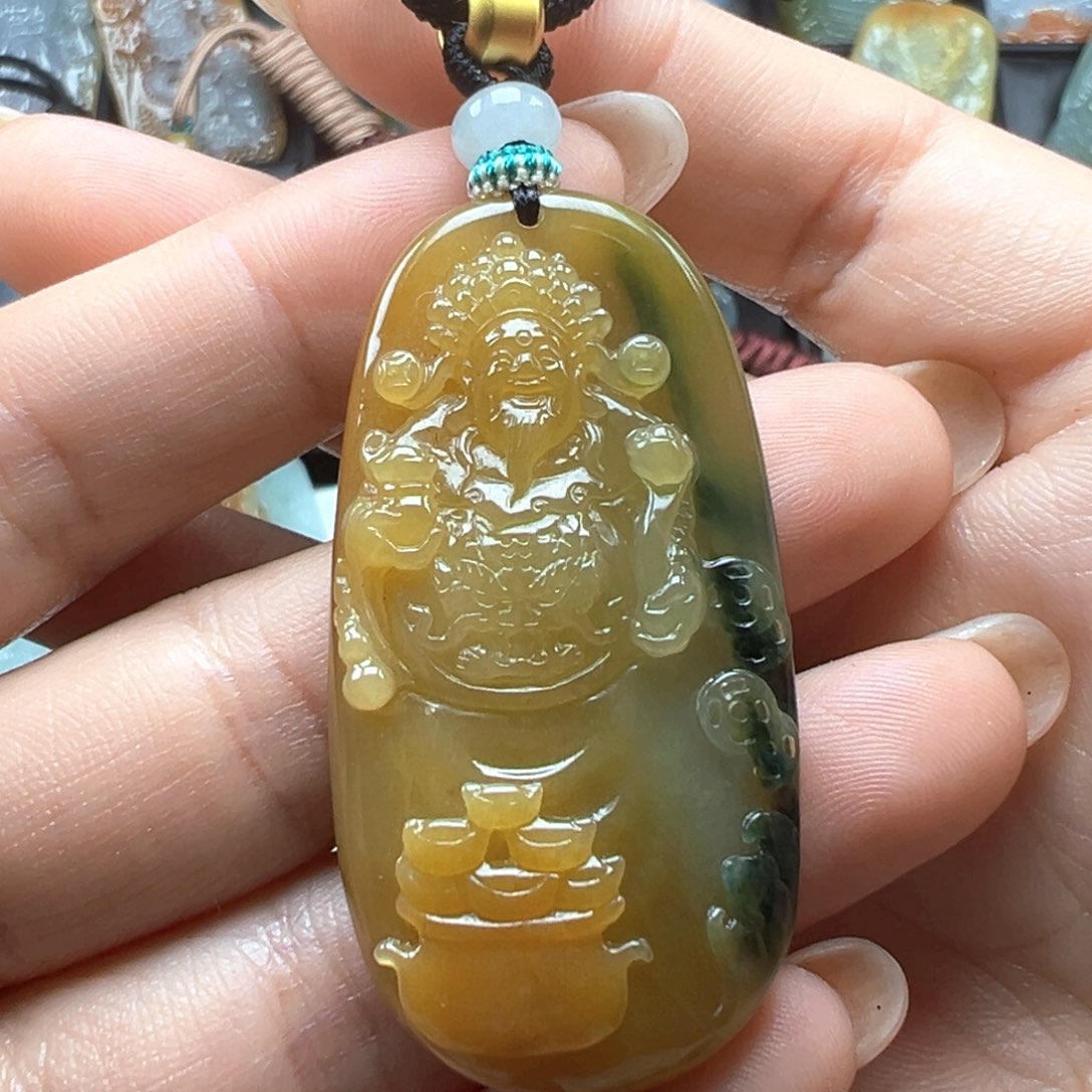 翡翠颈饰未镶嵌财神