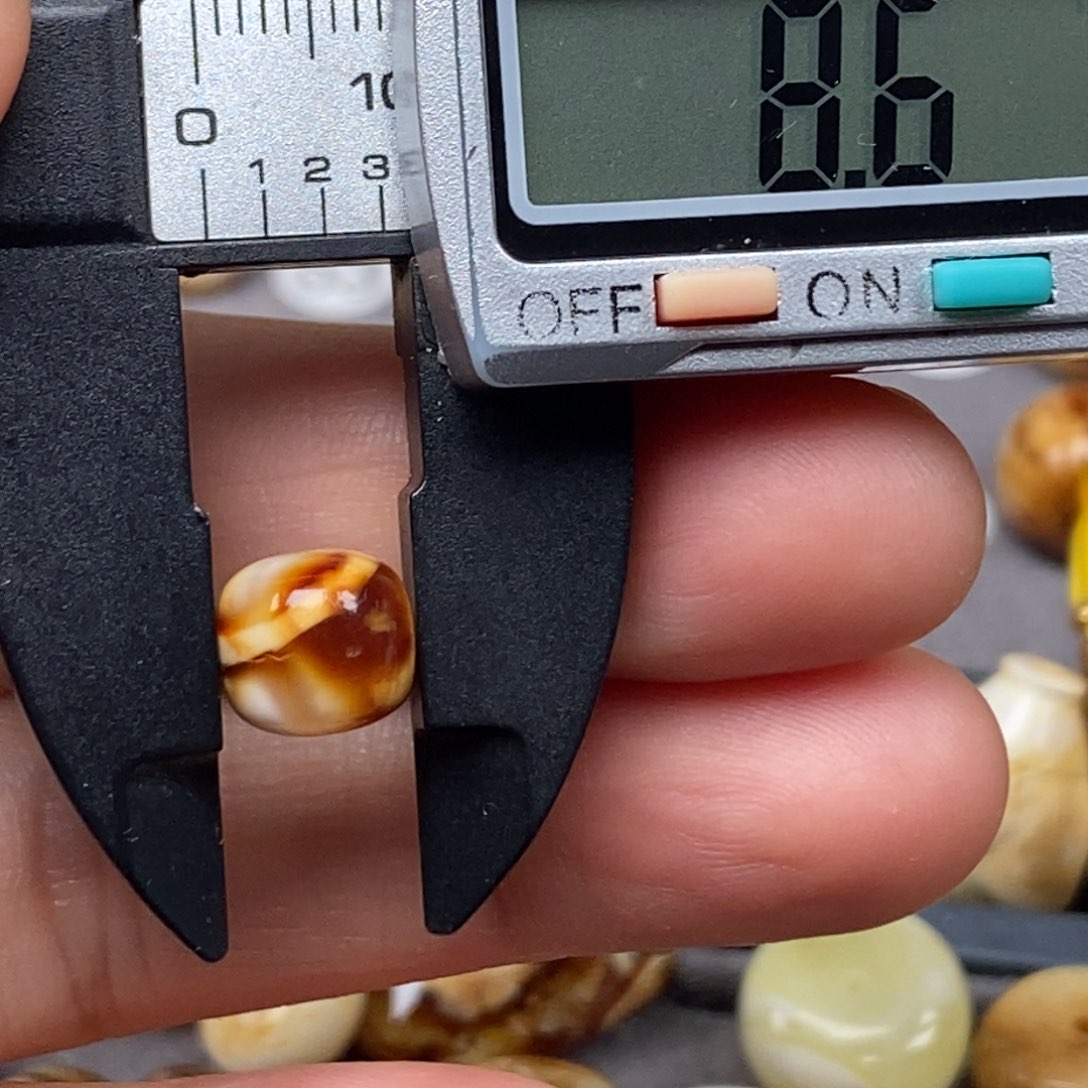 琥珀未镶嵌耳饰老型