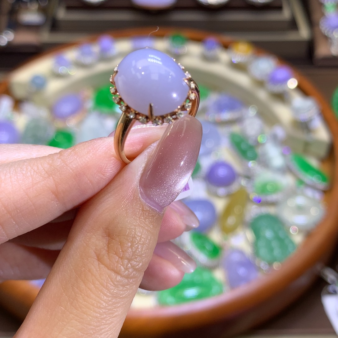 翡翠颈饰18K金镶嵌翡翠吊坠