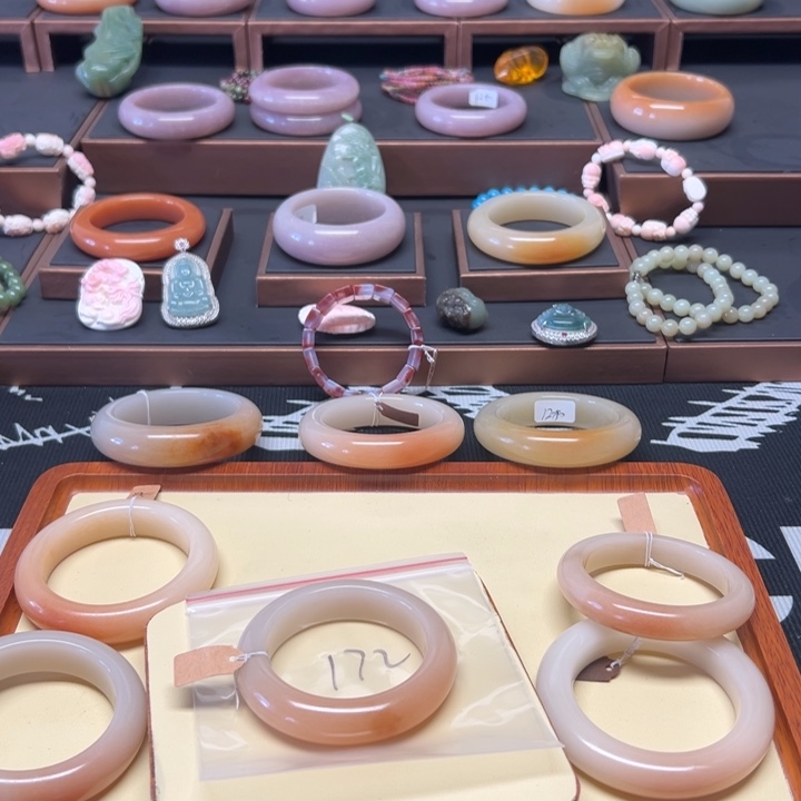 溪***贝石英质玉合金手镯172