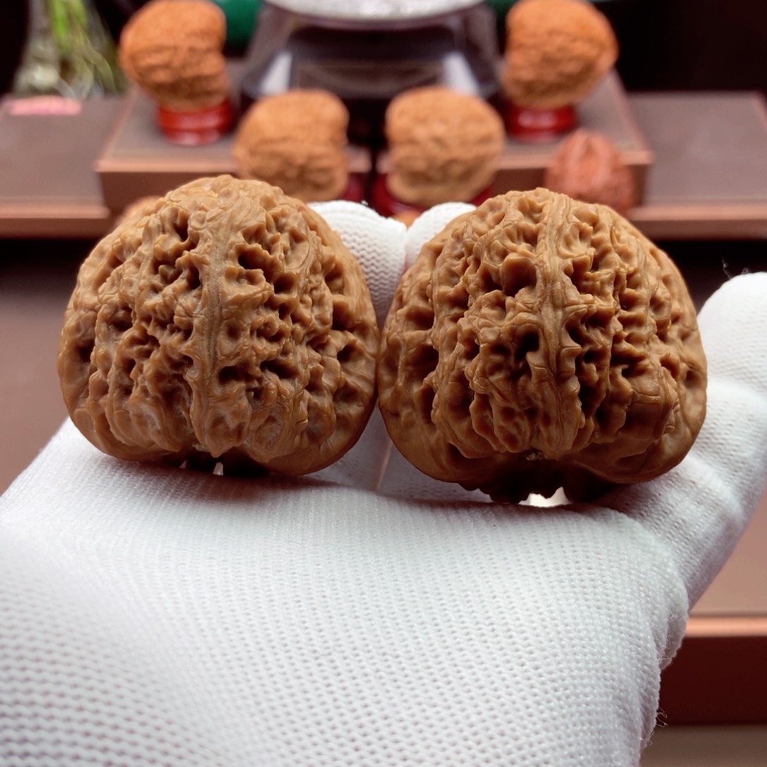 文玩核桃把件万字球形41.5.41.5.47克单克一样