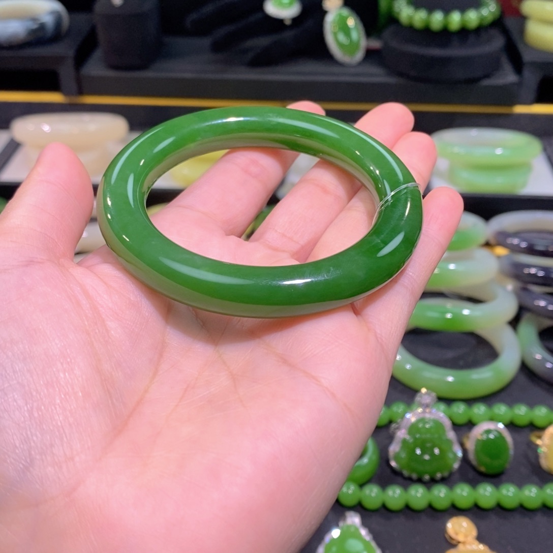 卉***言和田玉（碧玉）未镶嵌手镯分单付款第三单