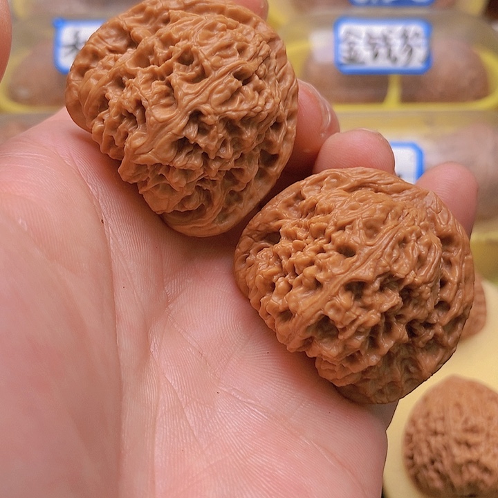 文玩核桃把件42粗筋南疆石