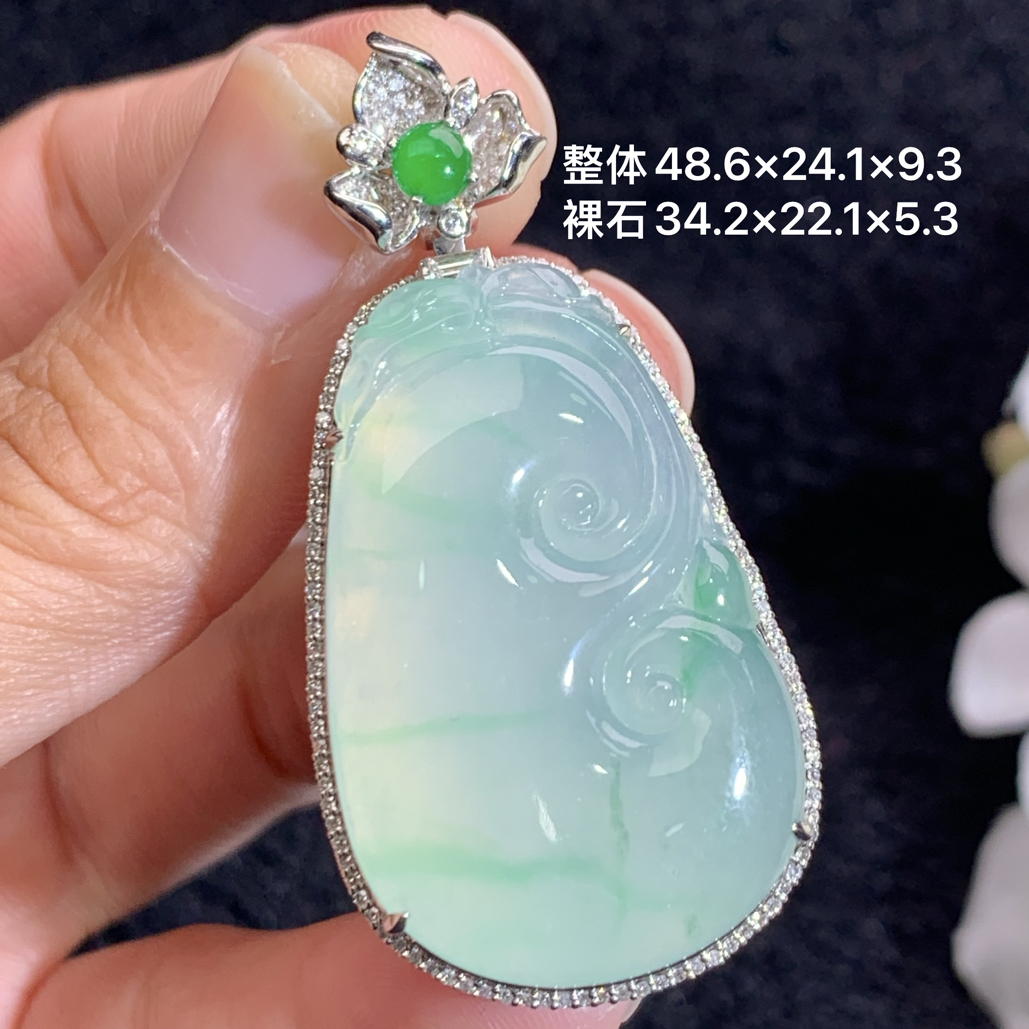 18k金镶嵌天然缅甸翡翠冰种如意吊坠48.6×24.1×9.3/34.2×22.1×5.3