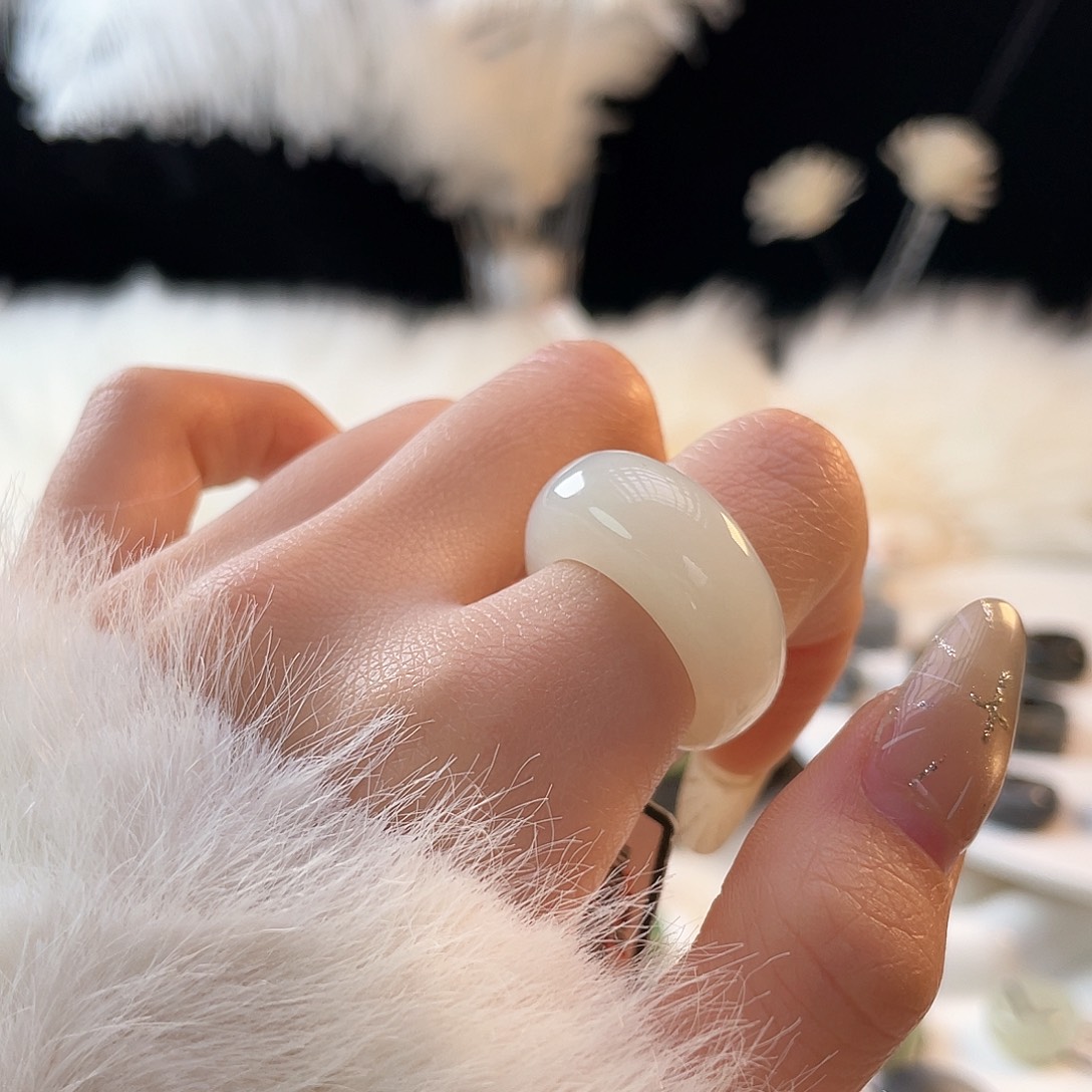 和田玉未镶嵌戒指k132俄白带糖馒头18.2mm