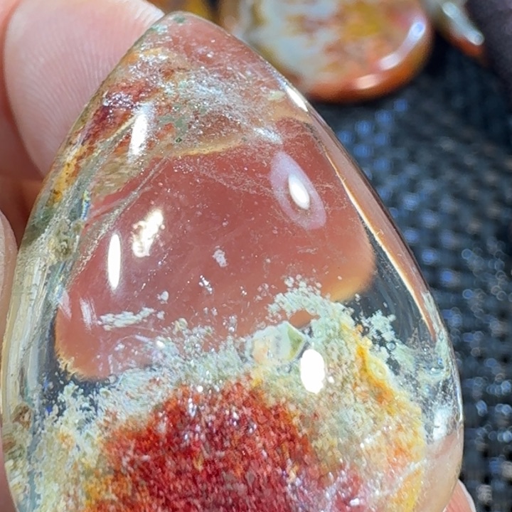 水晶吊坠(不含链)未镶嵌小**?