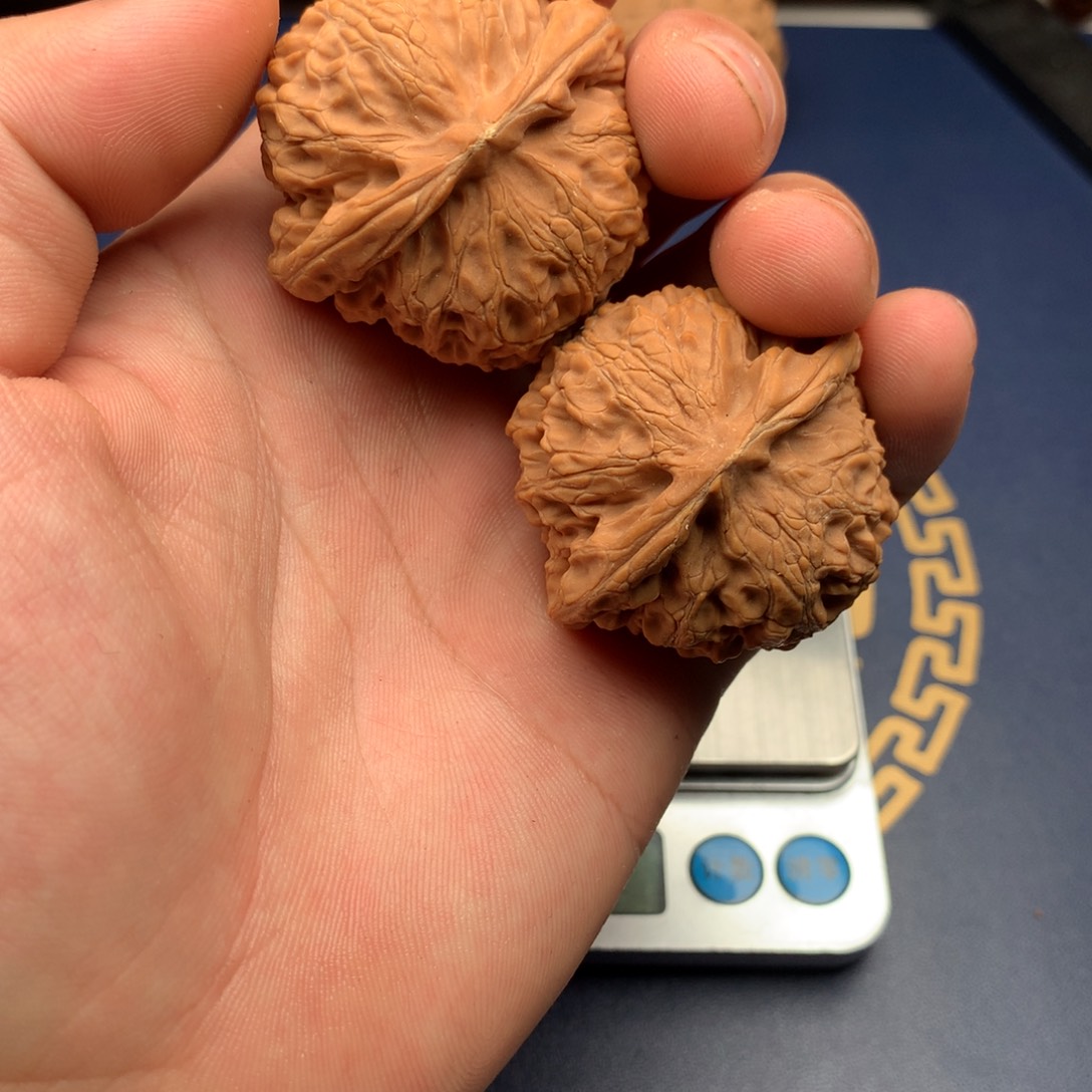 文玩核桃把件宫灯