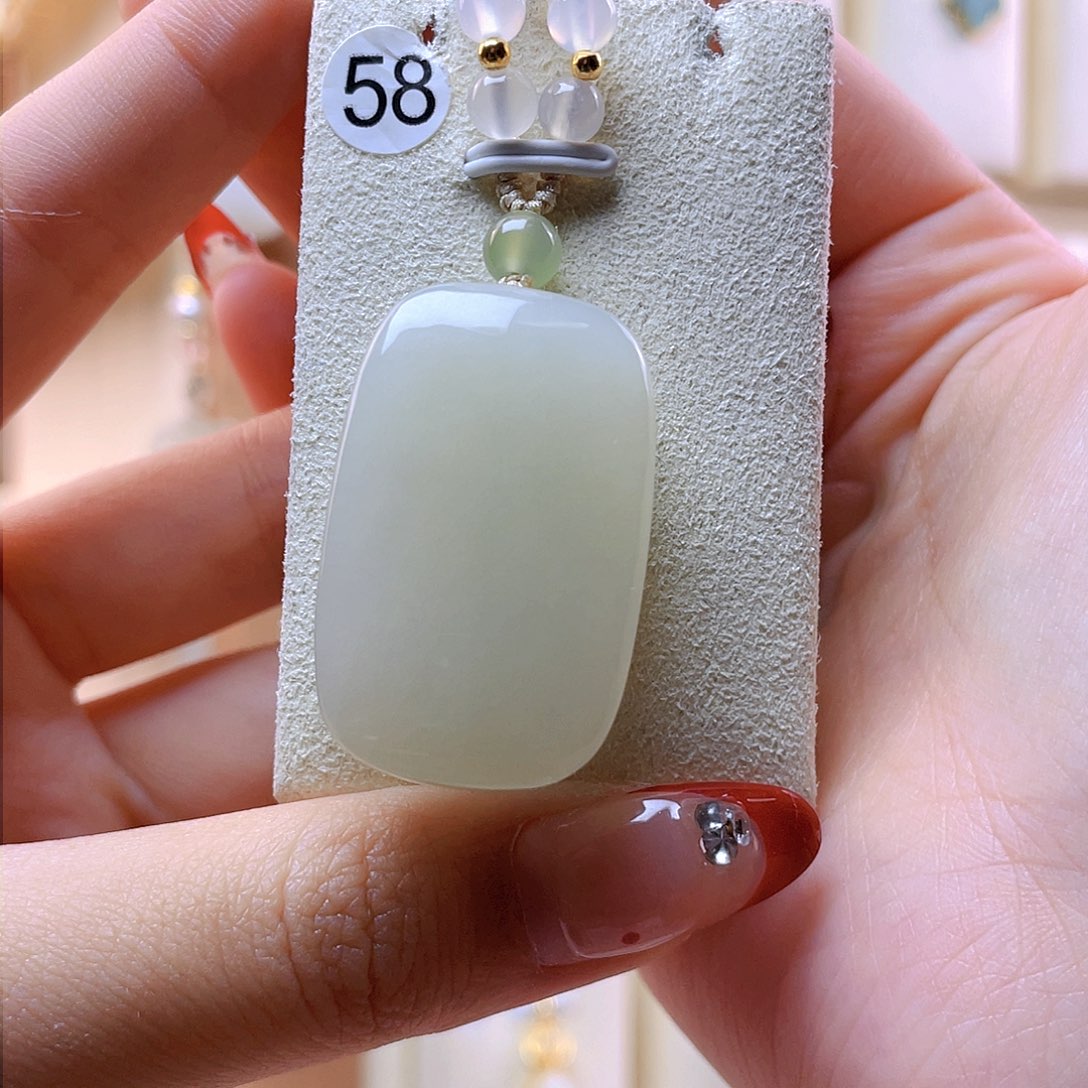 和田玉吊坠(赠链)未镶嵌兔*北