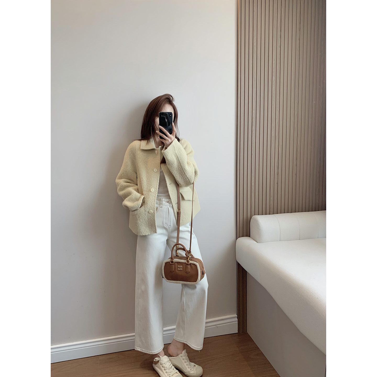 “ 奶黄包”苏丽羊毛短款韩系简约翻领大衣