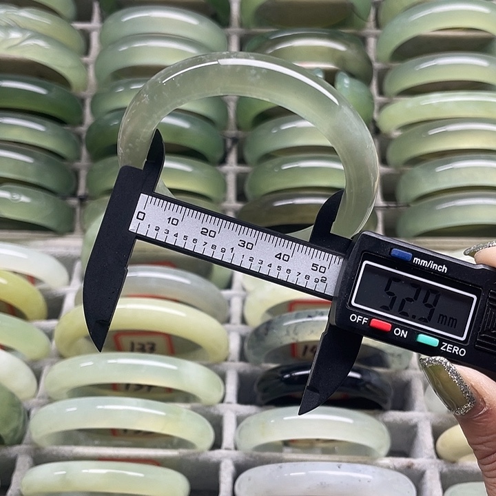 蛇纹石玉未镶嵌手镯148