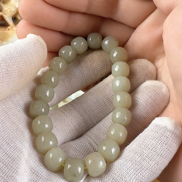 和田玉挂件未镶嵌大*王