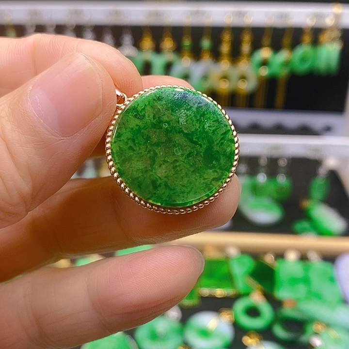 翡翠吊坠(赠链)银S925镶嵌吊坠