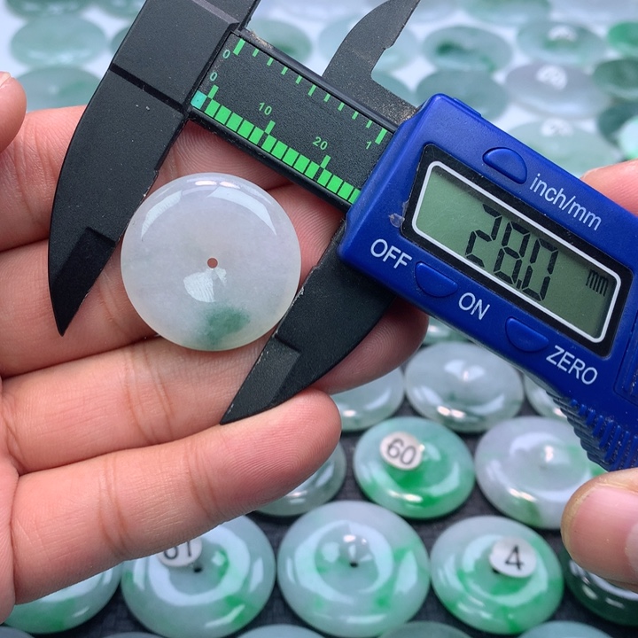 翡翠颈饰未镶嵌缅甸天然A货翡翠