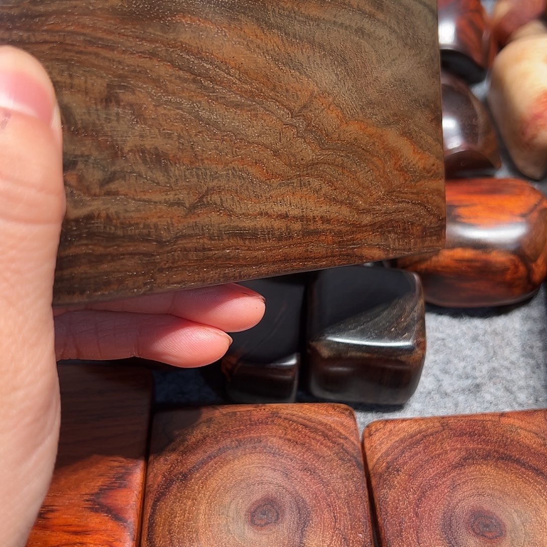 臭***猫交趾黄檀（大红酸枝）