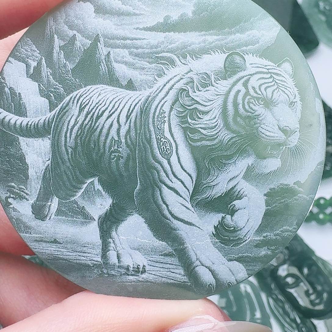 翡翠未镶嵌颈饰11