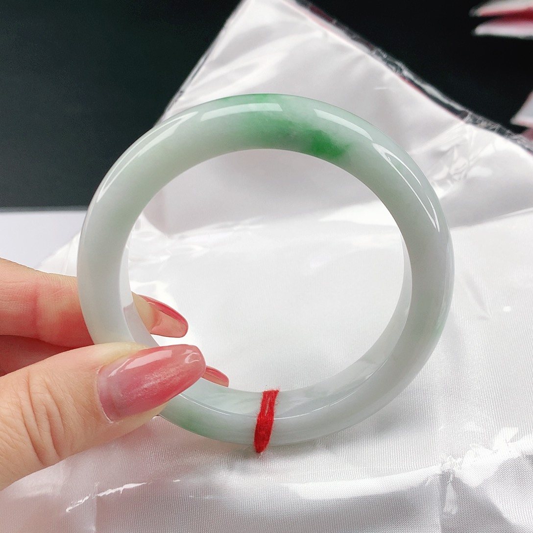 翡翠手镯未镶嵌翡翠024