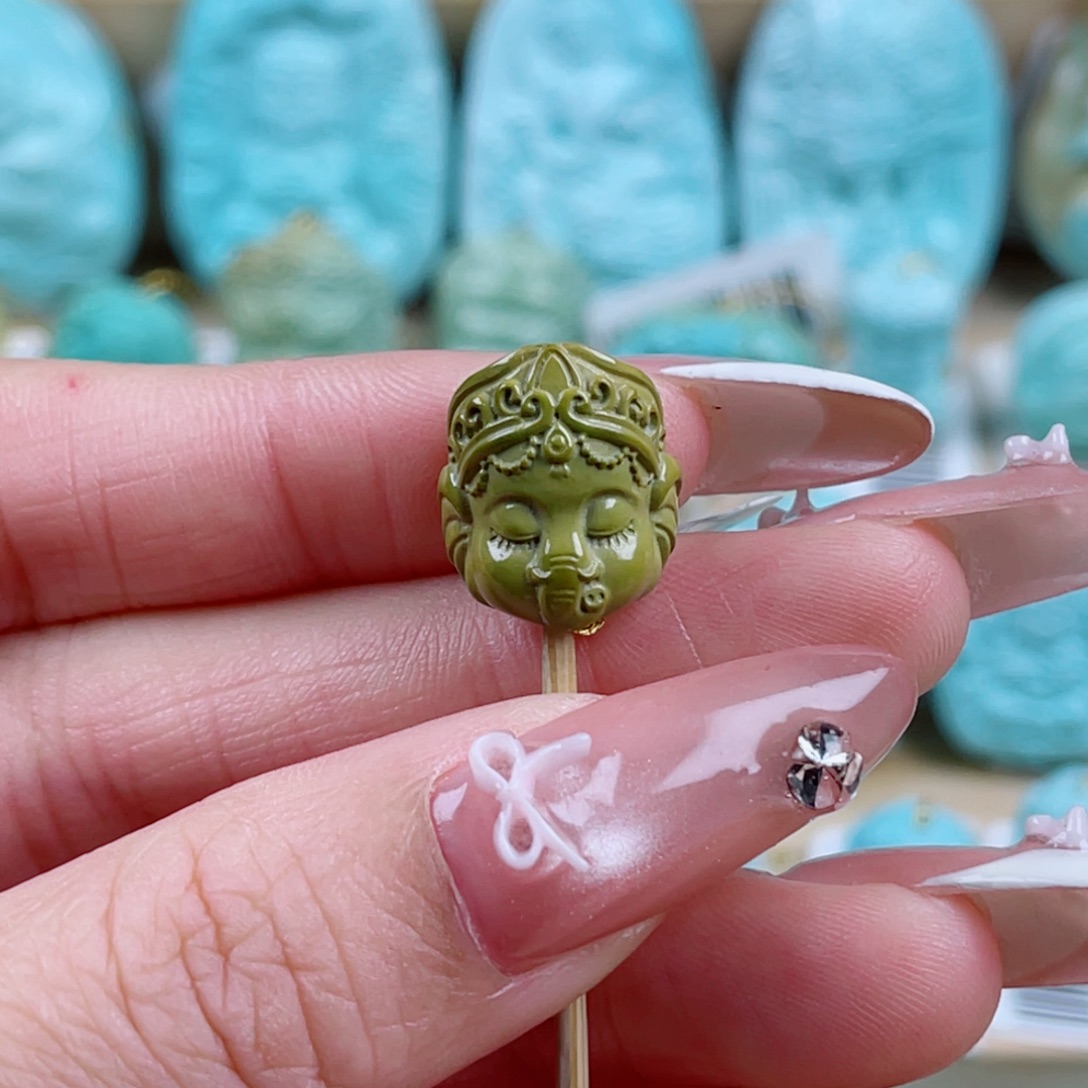 绿松石未镶嵌珠宝奇石