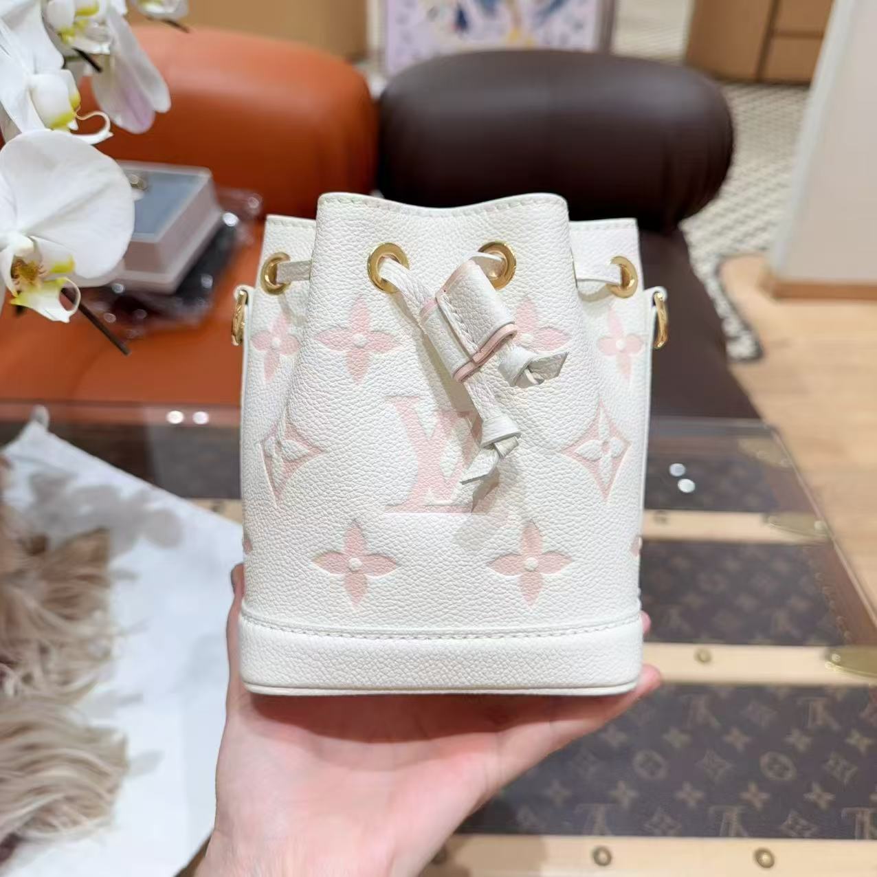99新 LouisVuitton/路易威登 nano noe 草莓奶昔纯皮款小水桶 