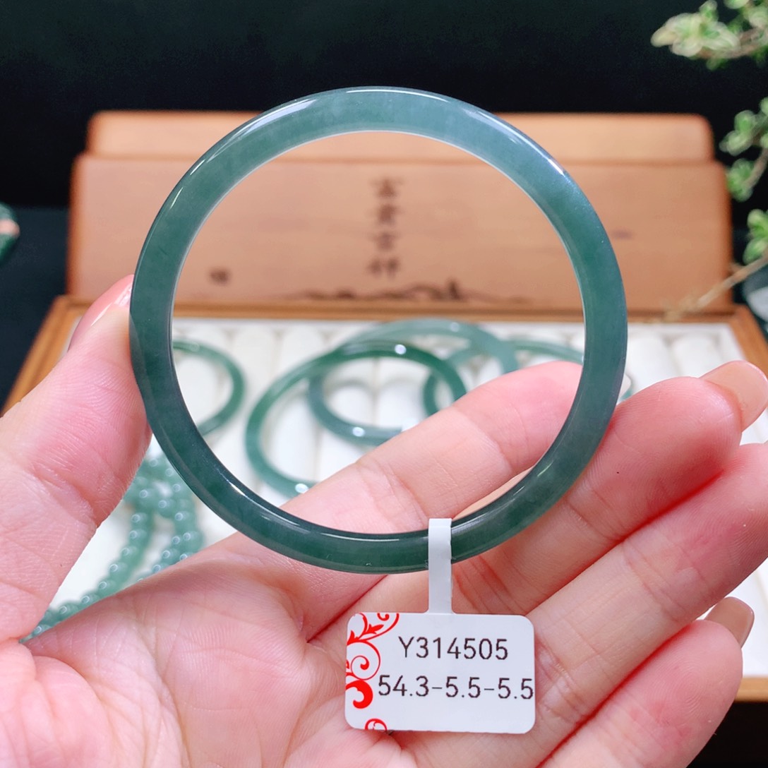 翡翠未镶嵌手镯天然