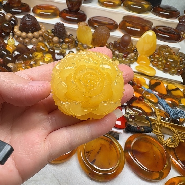 琥珀颈饰未镶嵌天然波罗的海蜜蜡牡丹花吊坠21克