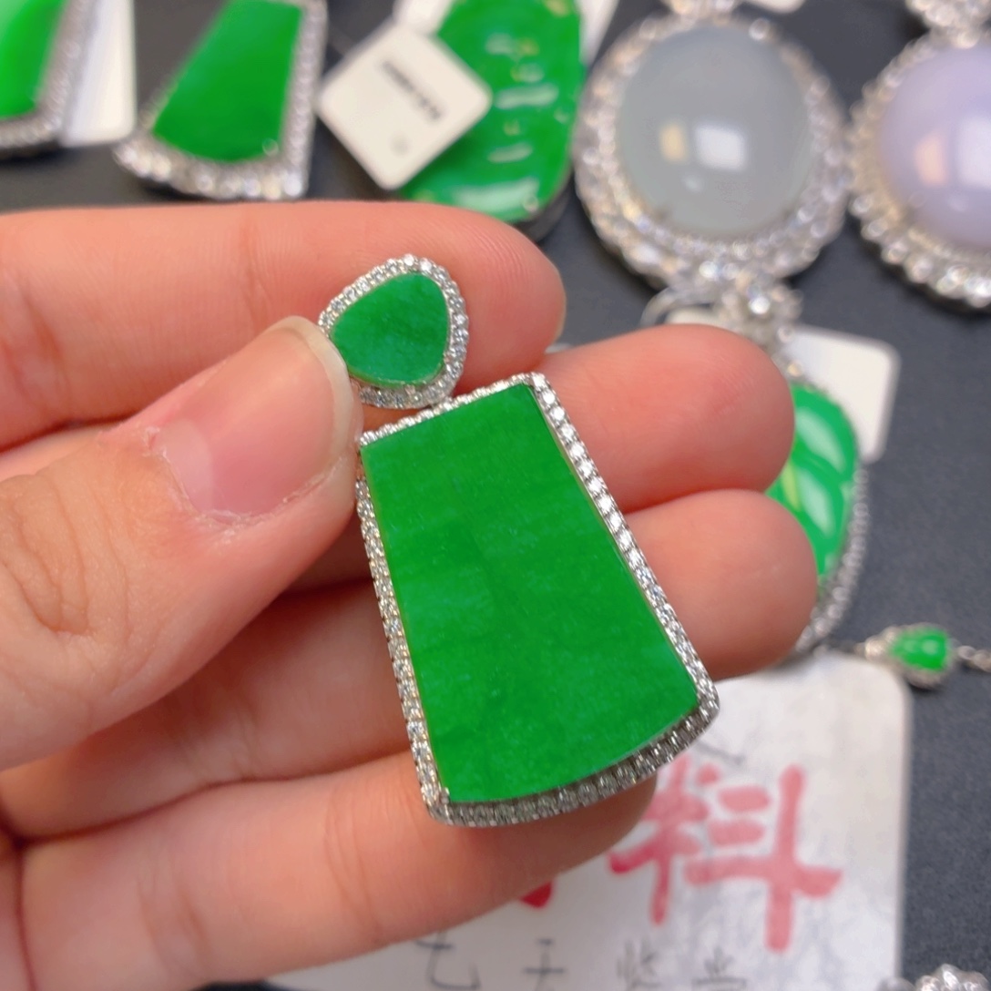 用***2翡翠银S925镶嵌颈饰